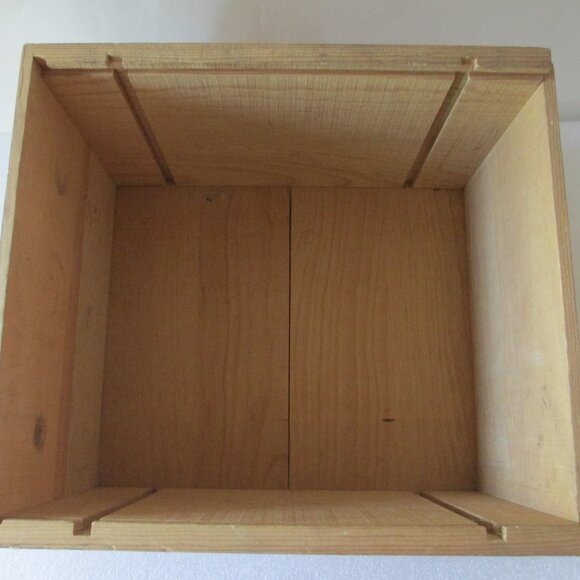 SYMMETRY WOODEN WINE CRATE - Picture 5 of 8